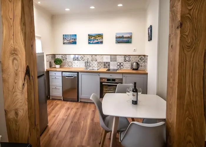 Levkosh At Lefkada's Heart