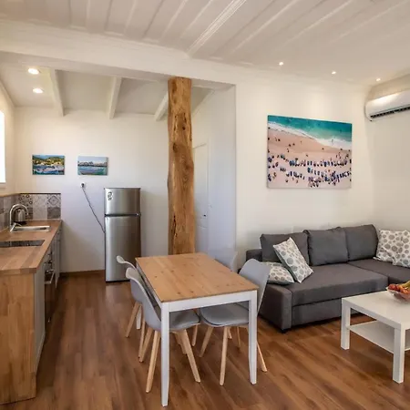 Lägenhetshotell Levkosh At Lefkada's Heart Lefkáda